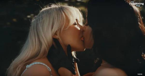 Sabrina Carpenter & Jenna Ortega Sexy – Taste (72 Pics + Video) on fanspics.com