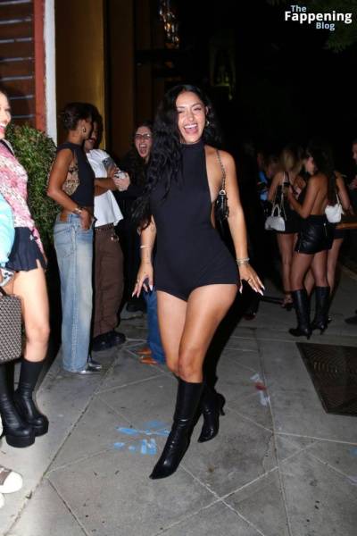 Leah Kateb Shows Off Her Sideboob in WeHo (23 Photos) - Usa on fanspics.com