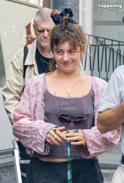 Ruby Ashbourne Serkis Goes Braless with Her Dad in London (24 Photos) - Britain on fanspics.com