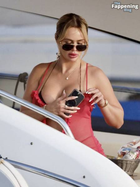 Ashley Stevenson & Marcus Jordan Enjoy a Day at Sea in Saint Tropez (12 Photos) - Jordan on fanspics.com