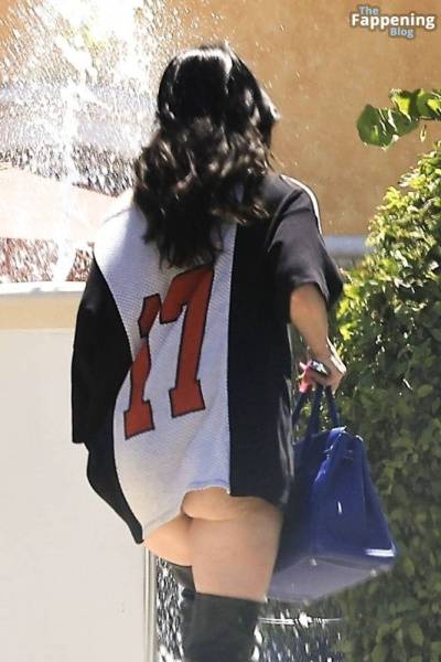 Megan Fox Risks an Almost Wardrobe Malfunction in LA (76 Photos) on fanspics.com