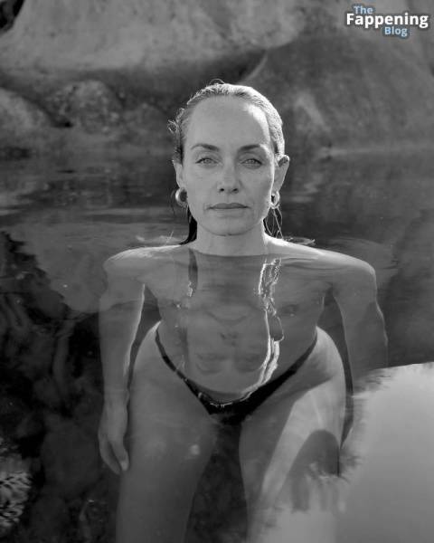 Amber Valletta Nude (4 Photos) on fanspics.com