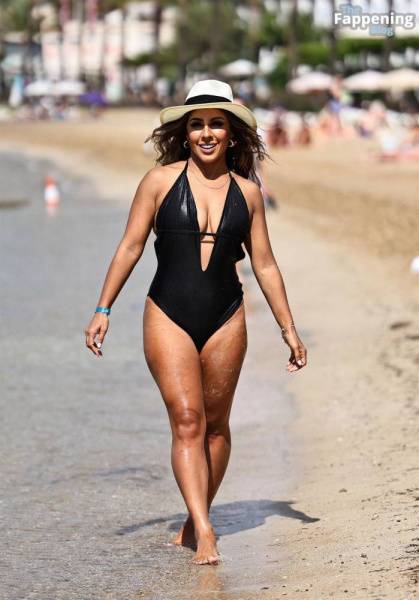 Narinder Kaur Looks Sexy in the Sea While on a Late Summer Break in Ibiza (56 Photos) on fanspics.com